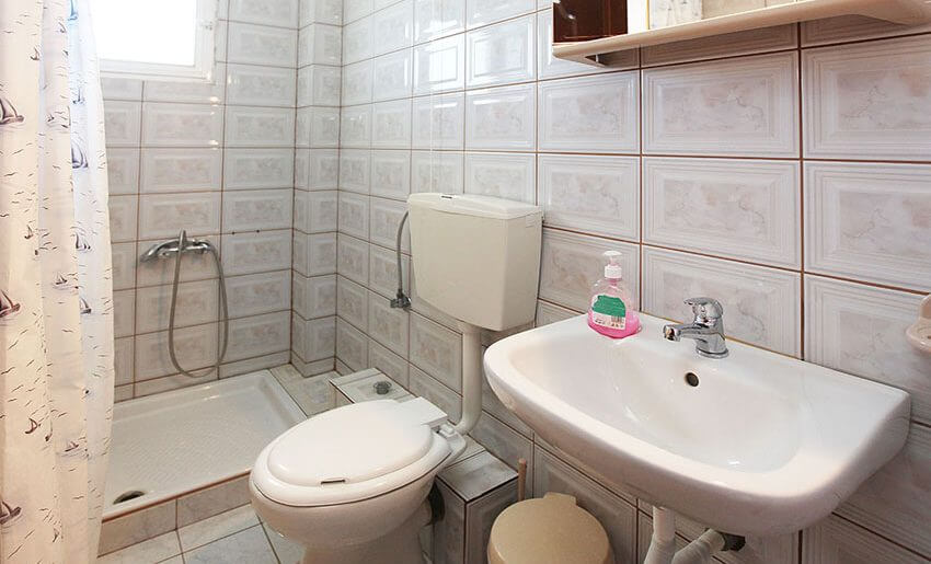 fourkos hotel limenas grcka kupatilo