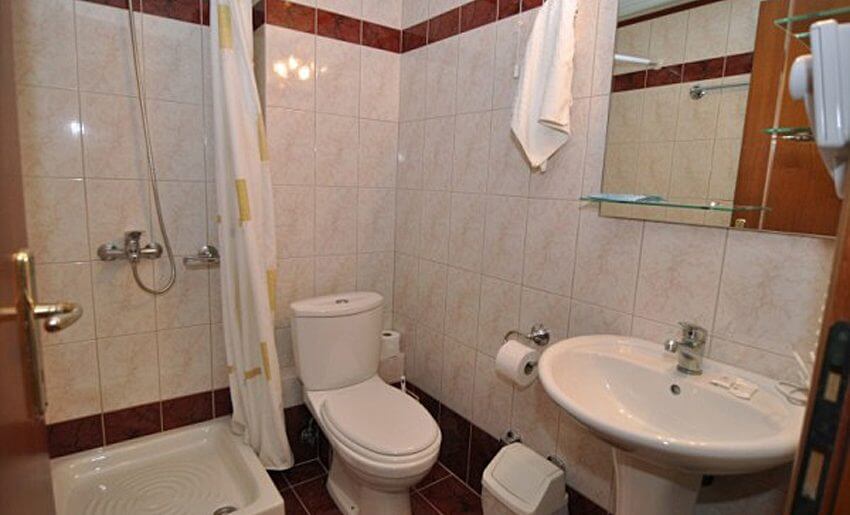 hotel makedonia potos tasos kupatilo
